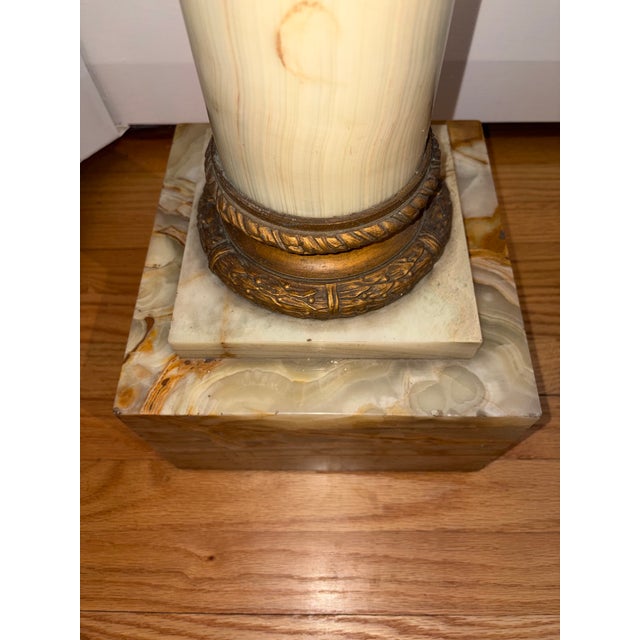 Neoclassical Neoclassical Green Onyx Pedestal With Rotating Top For Sale - Image 3 of 8
