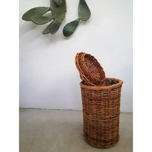 Large Italian Hand-Woven Willow Basket with Lid, 1950s For Sale - Image 11 of 18