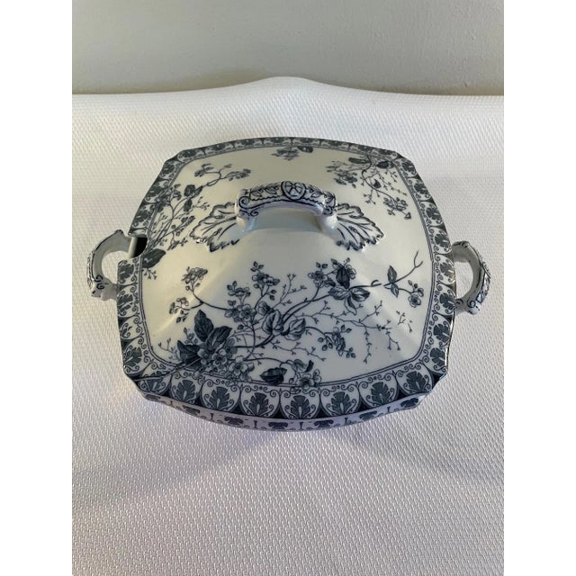 Ceramic Late 1800s English Blue and White Rosaline Pattern Soup Tureen For Sale - Image 7 of 13