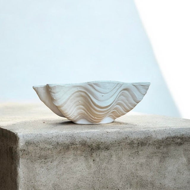 White South Seas Stoneware Shell Bowl Planter For Sale - Image 8 of 10