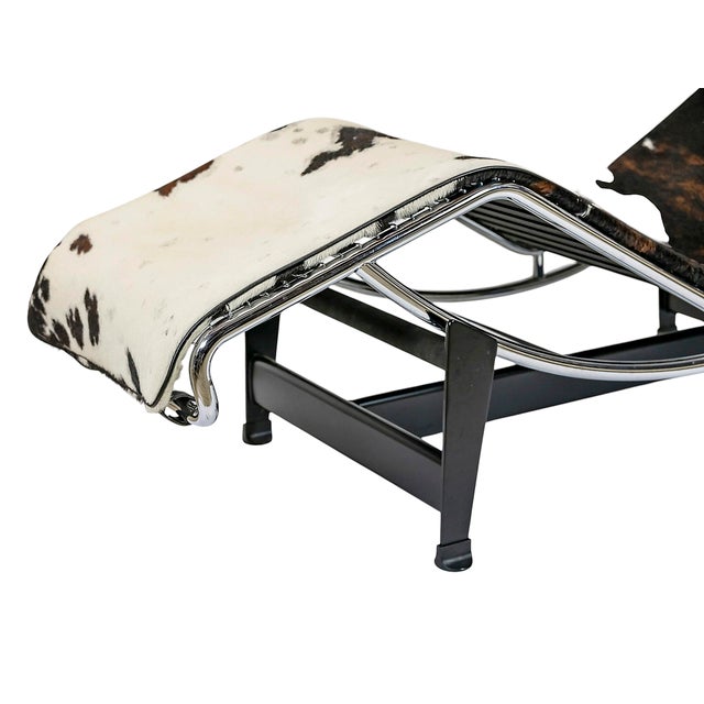 Mid-Century Modern LC4 Chaise Lounge by Le Corbusier for Cassina, 1990s For Sale - Image 3 of 11