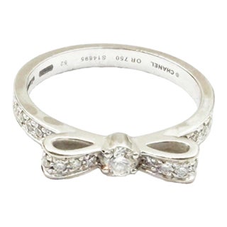 Chanel 18k 750 White Gold Ruben Ribbon Diamond Ring, Size 6 For Sale