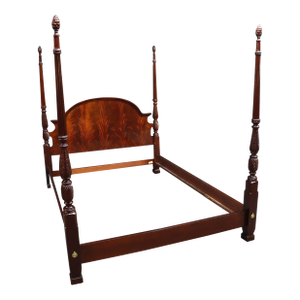 Thomasville Queen Size Mahogany Four Poster Bed With Flame Mahogany Headboard