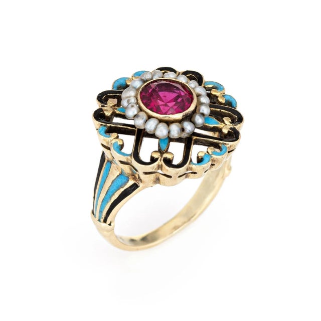This is part of Chairish’s Fine Jewelry assortment. Elegant and finely detailed Edwardian era enamel ring (circa 1900s to...