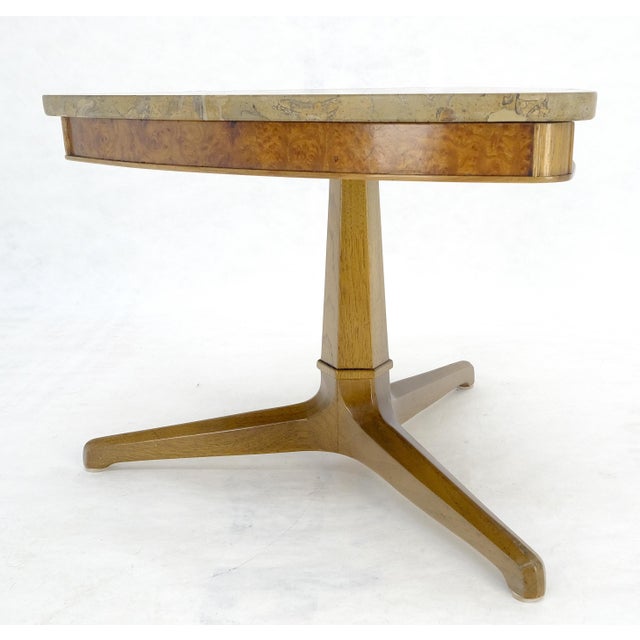 Tomlinson Tomlinson Triangular Marble Top Side End Occasional Table Stand c1970s MINT For Sale - Image 4 of 14