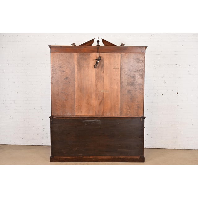 Late 20th Century Stickley Chippendale Carved Flame Mahogany Lighted Breakfront Bookcase Cabinet For Sale - Image 11 of 12
