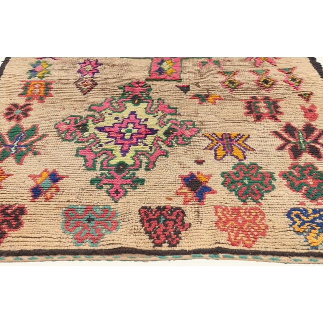 Berber Tribes of Morocco Vintage Boujad Moroccan Rug, 03'08 X 06'00 For Sale - Image 4 of 10