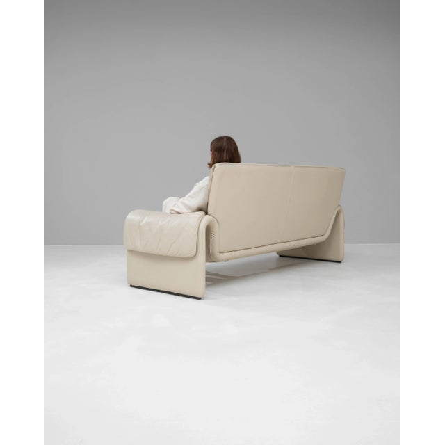 20th Century Swiss Beige Leather Sofa Ds2011 by De Sede For Sale In Greensboro - Image 6 of 7