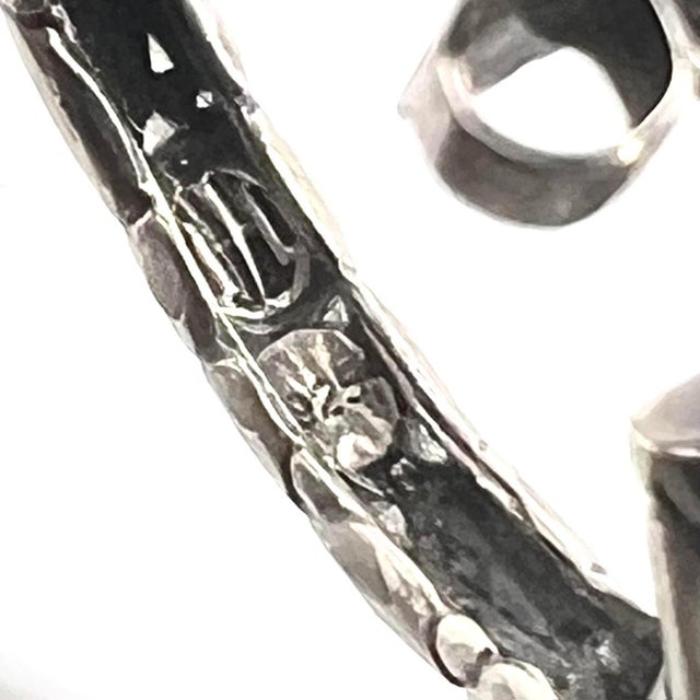 Traditional 1990s Pair of John Hardy Estate Pebble Hoop Earrings Sterling Silver For Sale - Image 3 of 7
