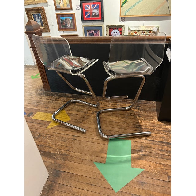 Lucite and Black Patent Leather Designer Luigi Bardini Bar Stools -a Pair For Sale - Image 11 of 15