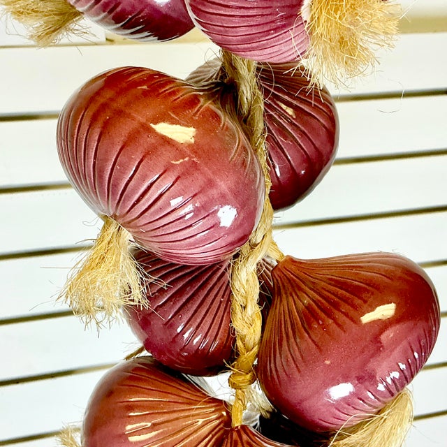 Eggplant 1970s Vintage Boho Chic French Hollywood Regency Majolica Trompe L’Oeil Red Onions - String of 11 For Sale - Image 8 of 13