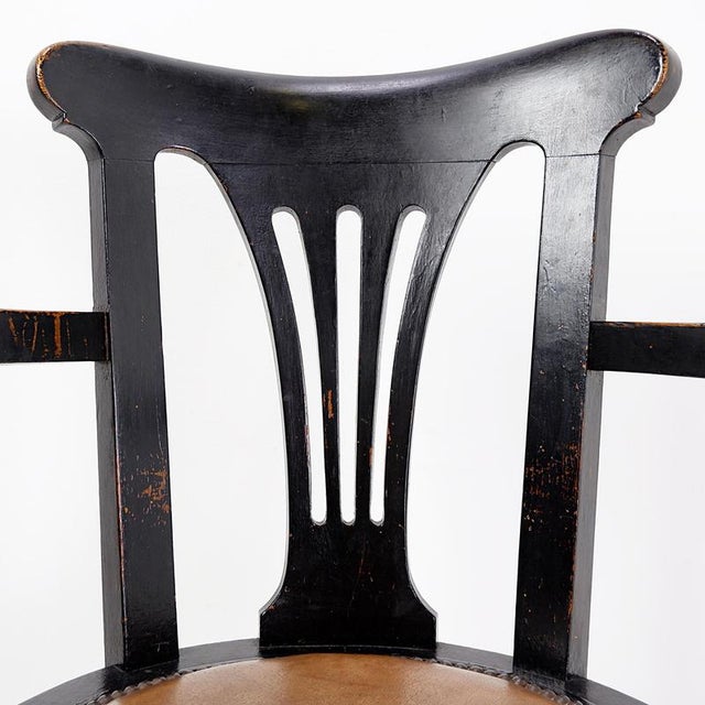 Measures : 54cmx47cm H86cm HS:44cm Materials : Wood - Leather - Cast iron