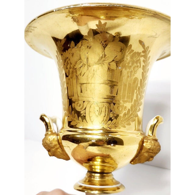 Antique Early 19th Century Old Paris Porcelain Campagna Urn With Hand Painted Gardener For Sale - Image 9 of 12