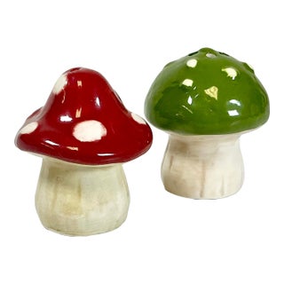 1940s Vintage Boho Chic Hollywood Regency Mushroom Salt & Pepper Shakers - A Pair. For Sale