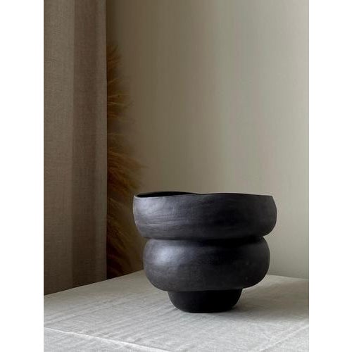 Contemporary Modder Serendipity Black Ceramic Sculpture by Françoise Jeffrey For Sale - Image 3 of 9