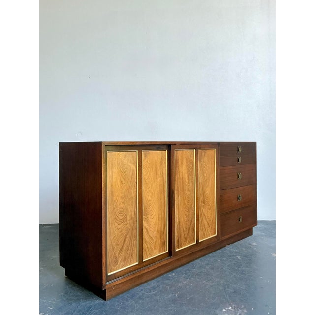 Vintage MCM Harvey Probber Sliding Door Credenza For Sale - Image 4 of 12