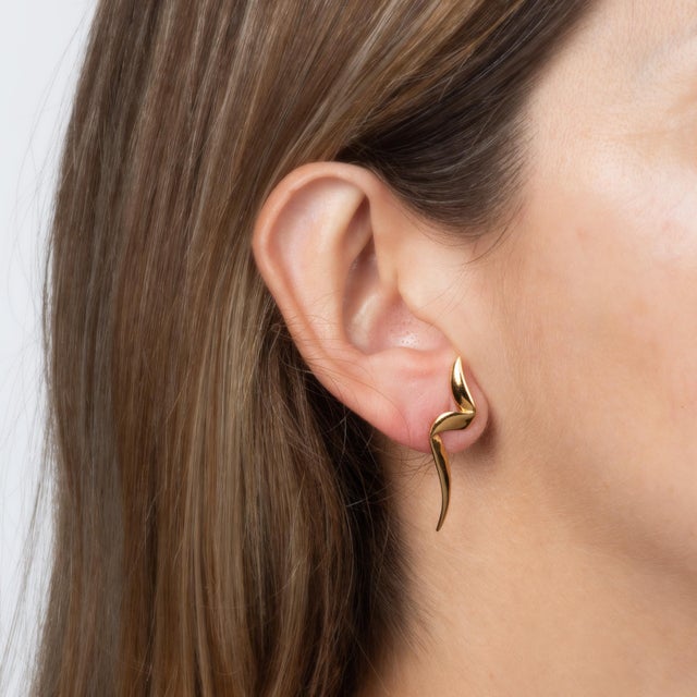 Modern C1983 Tiffany & Co Chrysalis Earrings 18k Yellow Gold Ribbon Signed Picasso For Sale - Image 3 of 3