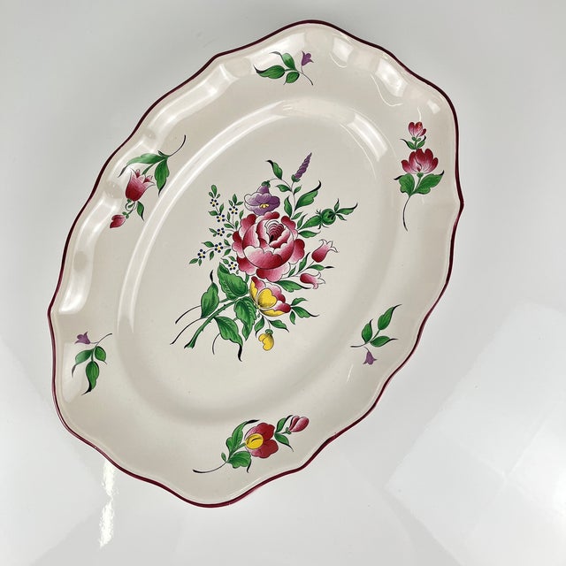 Oval platter with flat end, "Réverbère" pattern by KG Lunéville Dimensions: 37 x 26.5 cm Height: 4.5 cm Very good...