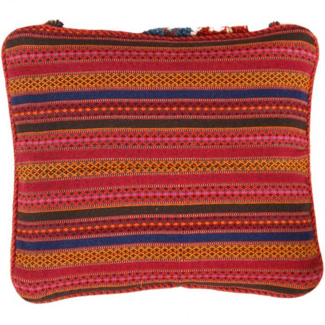 This Gabbeh pillow is made of high-quality LAMBS WOOL The piece was crafted with good workmanship.