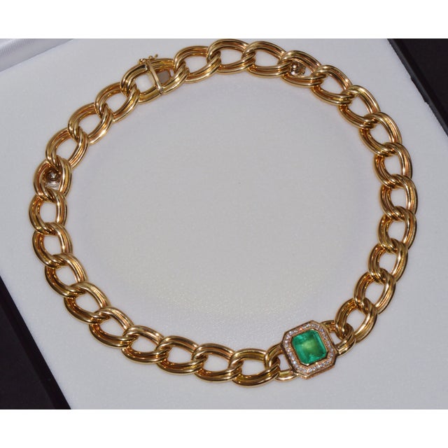 Mid-Century Modern Gia Certified Natural 6.91Cts Colombian Emerald & Diamond 14k Italian Gold Statement Necklace For Sale - Image 3 of 13