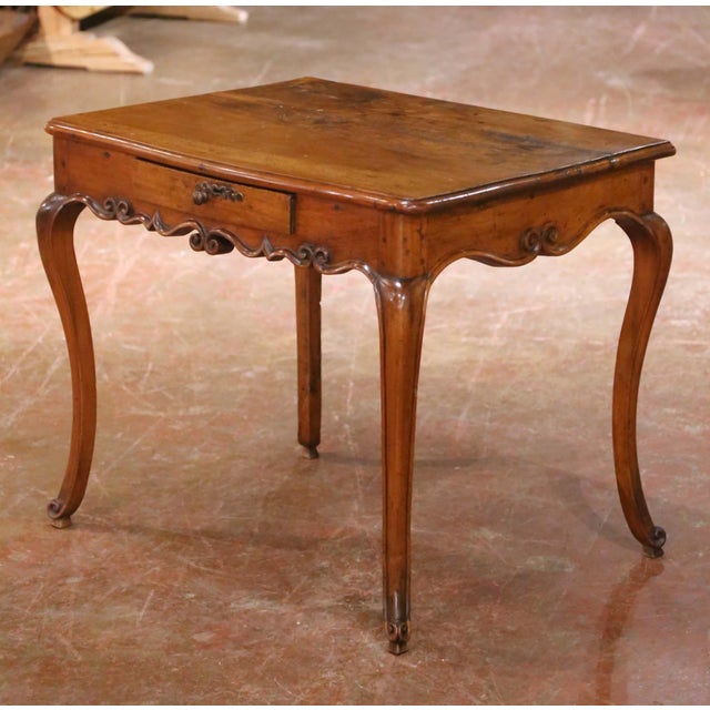 Mid 18th Century 18th Century French Louis XV Walnut Bow-Front Side Table Desk With Drawer For Sale - Image 5 of 17