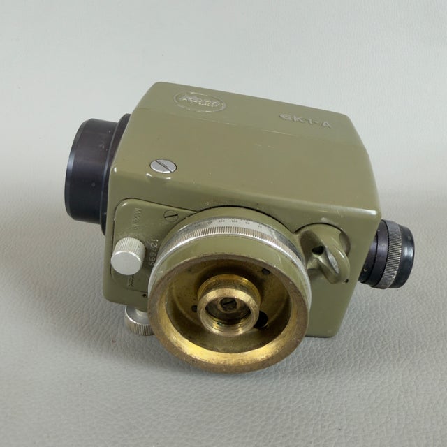Optical Topographic Precision Level with Case from Kern Swiss For Sale - Image 6 of 16