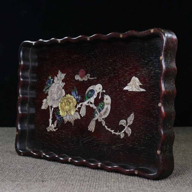 Late 20th Century Scalloped Wooden Tray With Mother-of-Pearl Bird and Peony Inlay For Sale In Los Angeles - Image 6 of 10
