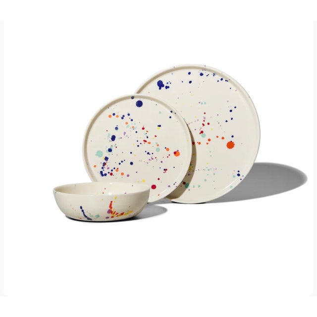 Everyday Plate + Snack Plate + Soup Bowl. There are 6 of each, great condition no chips or cracks. From the manufacturer:...
