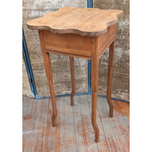Farmhouse 19th Century Unusual American Shaker Style Accent Table or Stand For Sale - Image 3 of 16