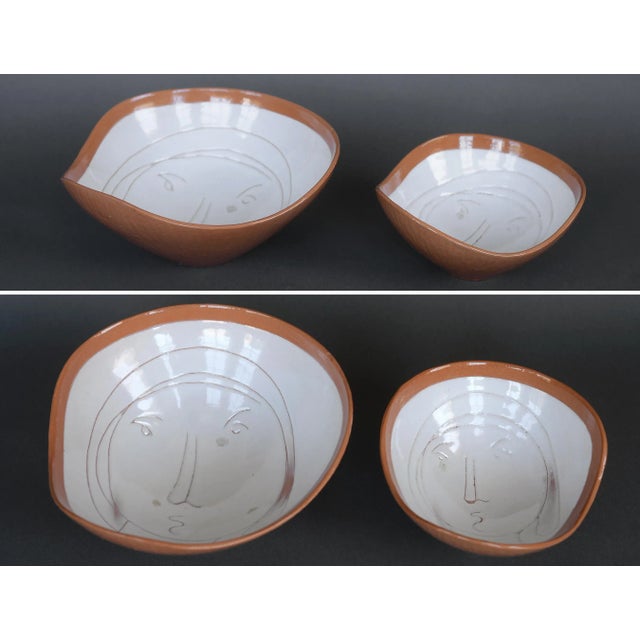 1950s Mid-Century Modern Italian Raymor Biomorphic Ceramic Abstract Face Bowls - Set of 2 For Sale - Image 11 of 13