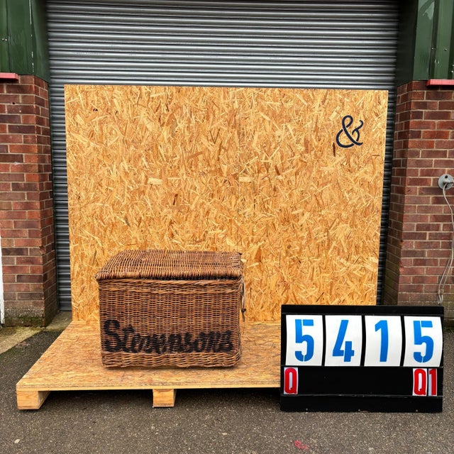 English Wicker Basket, 1920s For Sale - Image 3 of 3