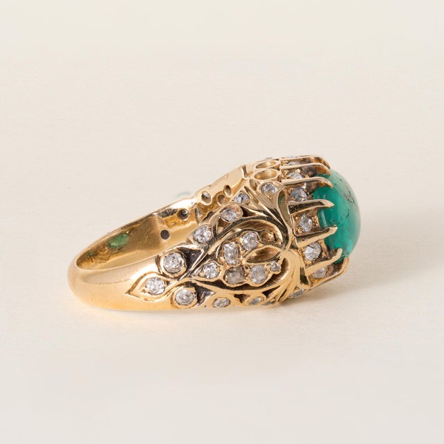 Victorian Vintage 18k Gold 3 Carat Colombian Emerald Cabochon and Diamond Ring, Size 7.25 For Sale - Image 3 of 6