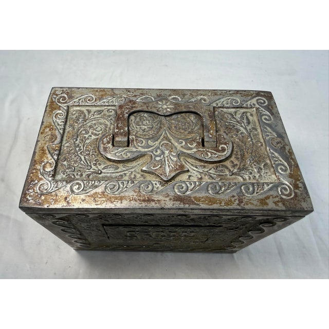 Large Antique j.e. Stevens Kodak Cast Iron Ornate Coin Still Safe With Key For Sale In New York - Image 6 of 12