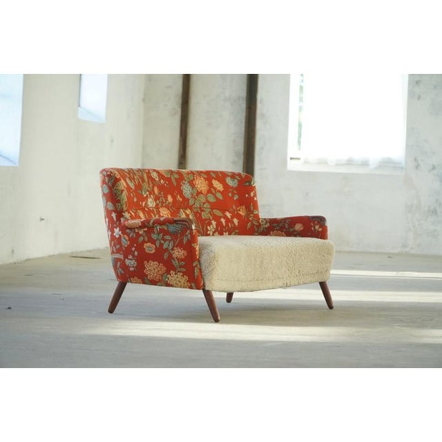 Mid-Century Modern Danish Curved Sofa in Floral Fabric and Lambswool, 1960s For Sale - Image 13 of 17