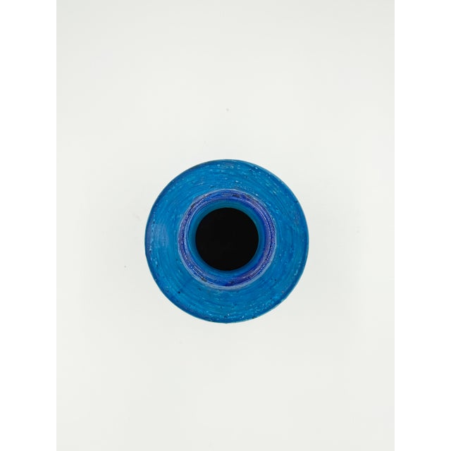 Mid-Century Modern 1960s Aldo Londi for Bitossi Rimini Blu Circle-Motif Ceramic Vase For Sale - Image 3 of 4