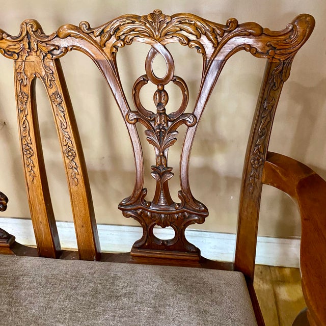 VTG 1970s Georgian Furnishing Co. Chippendale Hand-Carved Mahogany Child Settee For Sale - Image 4 of 12