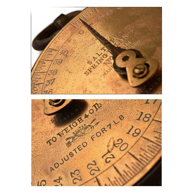 Ancienne balance ''Salter's'' à suspendre This piece is designed in the style of the selected designer and/or manufacturer