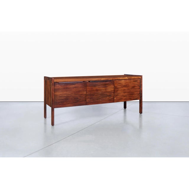 Mid-Century Modern Brazilian Rosewood Credenza, 1960s For Sale - Image 4 of 14