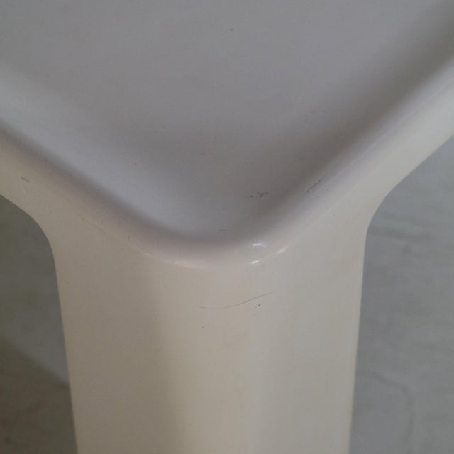 Amanta Large Plastic Coffee Table by Mario Bellini for B&c Italia - Space Age For Sale - Image 14 of 14