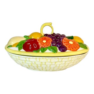1982 Vintage Americana Folk Art Boho Chic Fruit Lidded Serving Bowl For Sale