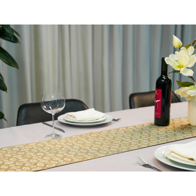 Japanese Ceremonial Silk Table Runner by Renaras, in New conditions. Designed from 2000 Labeled by Maker
