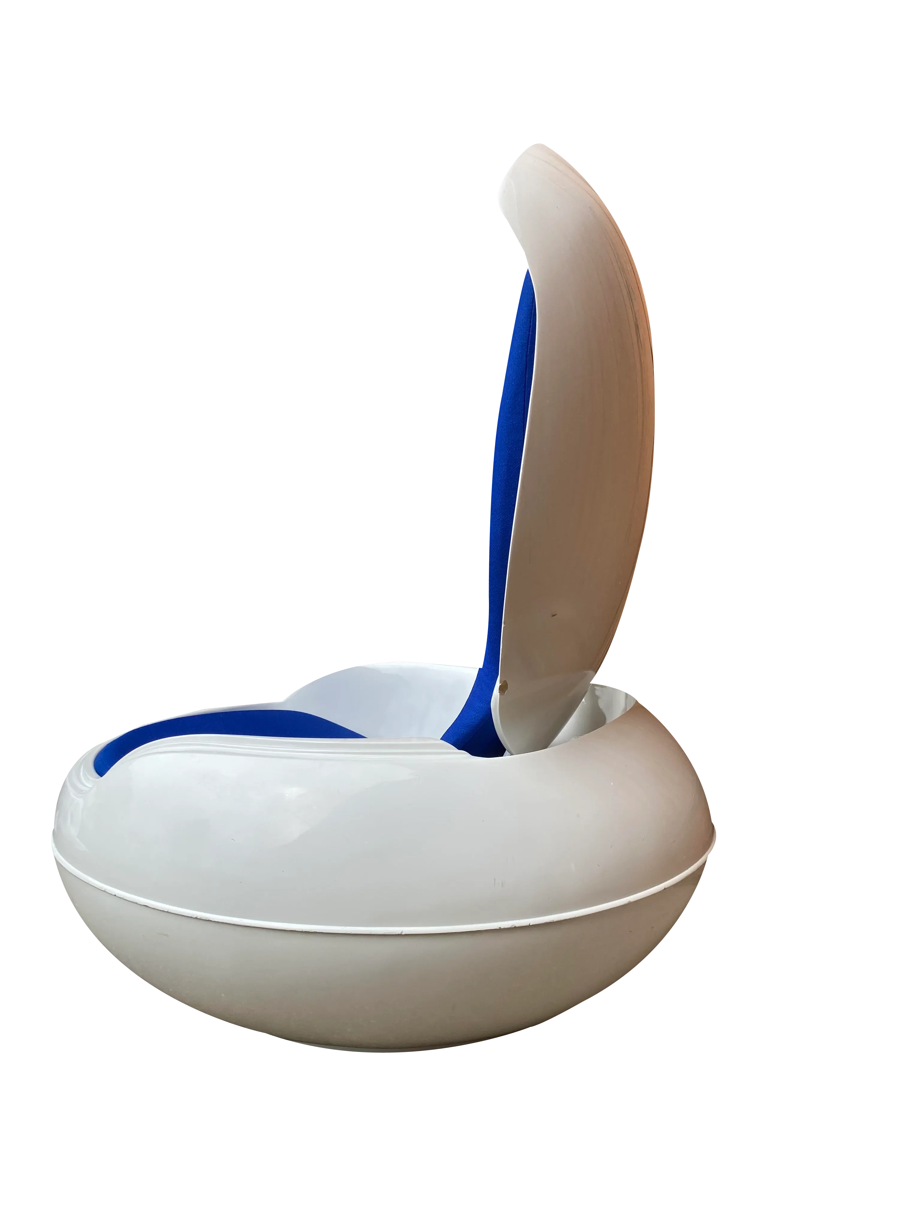 Peter Ghyczyガーデンエッグチェア。 Algae Egg Chair | GHYCZY