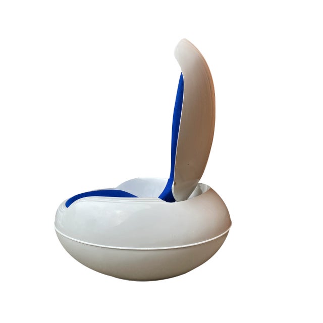 White Garden Egg Chair by Peter Ghyczy, 1968 For Sale
