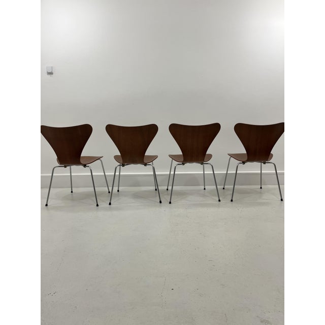 Model 3107 Chairs in Teak by Arne Jacobsen for Fritz Hansen, 1960s, Set of 4 For Sale - Image 6 of 14