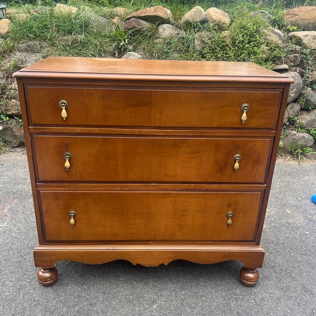Antique maple wood dresser with teardrop brass hardware Beautiful primitive style maple dresser, true antique. Stunning...