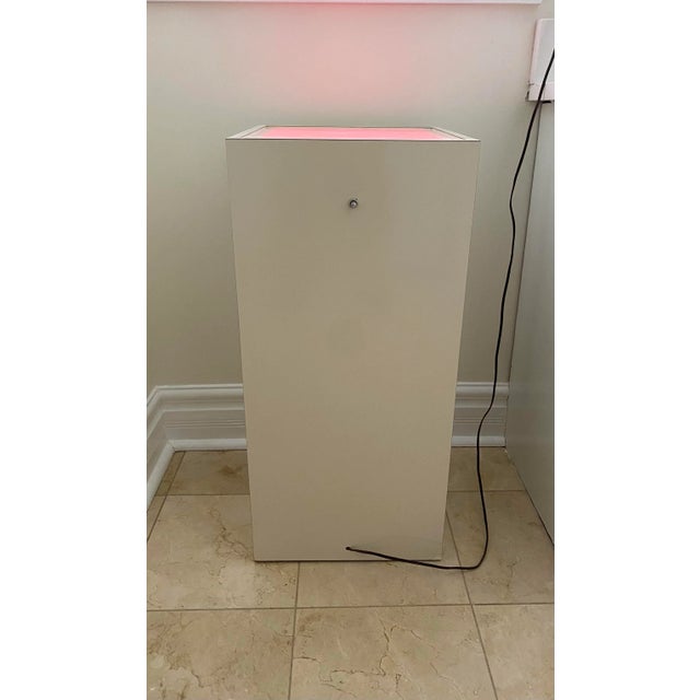 1980s Illuminated Postmodern White Pedestal For Sale - Image 9 of 9