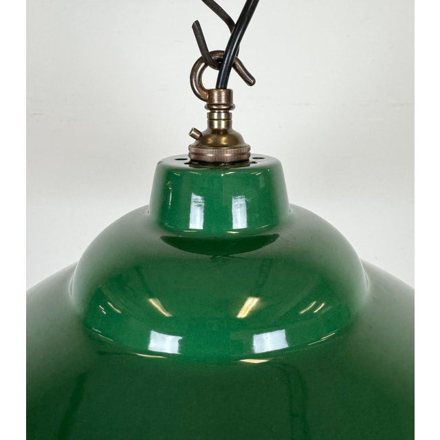 Mid-Century Modern Industrial British Green Enamel Factory Pendant Lamp, 1960s For Sale - Image 3 of 16