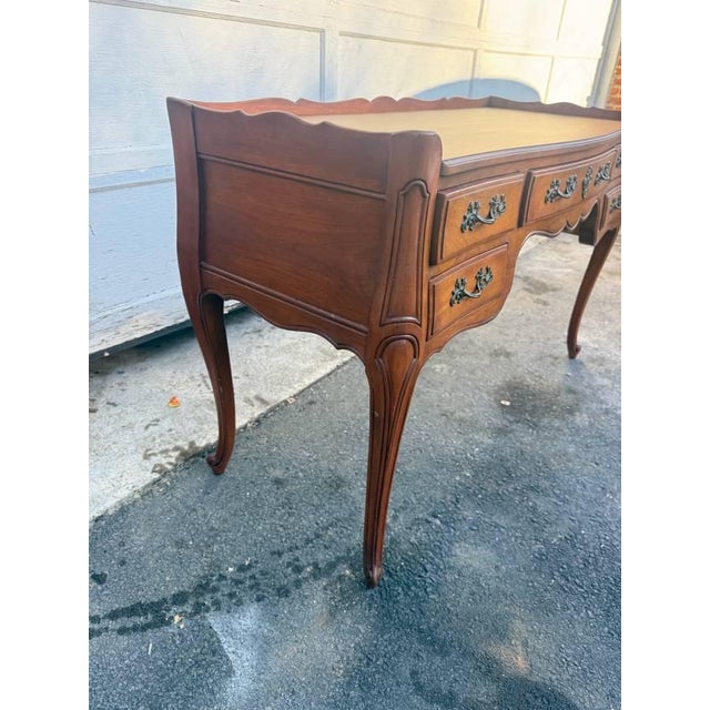 Wood Mid 20th Century John Widdicomb Solid Maple Country French Provincial Style Vanity / Writing Table Desk For Sale - Image 7 of 17