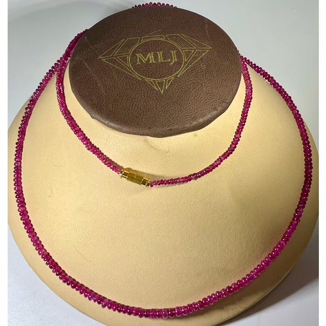Gemstone Natural 100 Carat Natural Ruby Bead Single Strand Necklace with Silver Clasp For Sale - Image 7 of 18