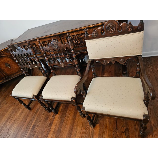 Early 20th Century Antique Walnut Berkey&Gay Dining Room Table With 5 Chairs and One Armchair For Sale - Image 10 of 11